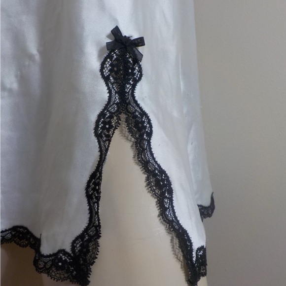 Vintage Victoria Secret White and Black Lace Dress - Picture 4 of 16
